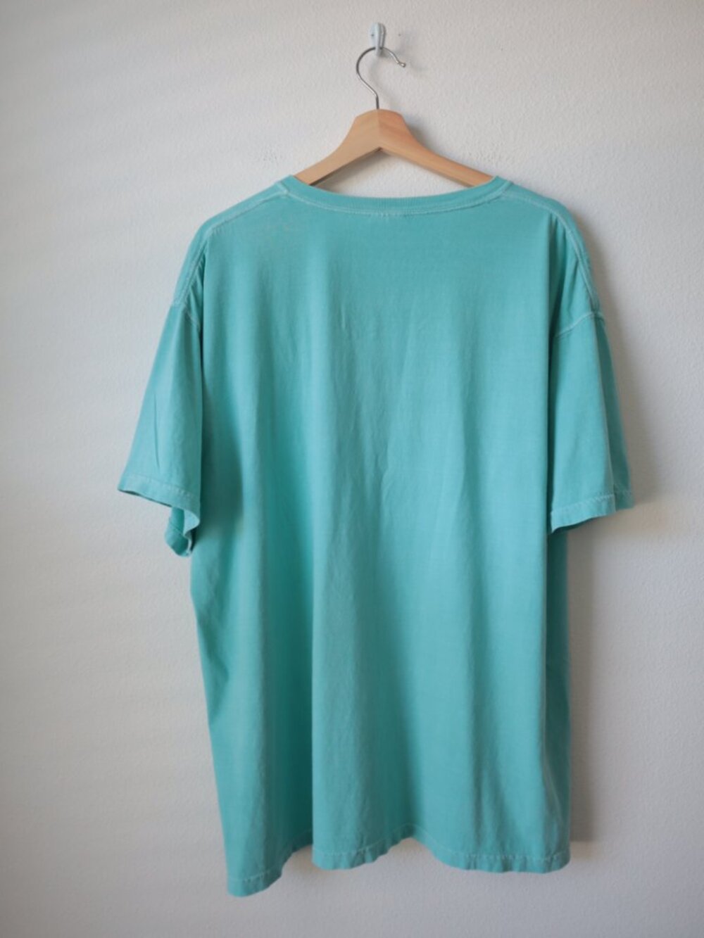 Comfort Colors Turks & Caicos Surfer Skeleton Hand Tee | XL - Picture 4 of 5